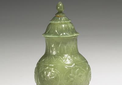 图片[2]-Jade lidded urn with floral carving, Ottoman Empire-China Archive